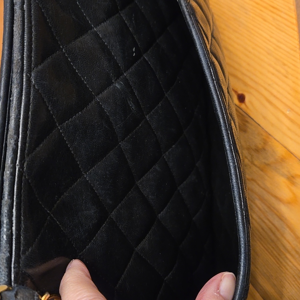CHANEL Vintage Black Leather Quilted Shoulder Bag With Wallet - Picture 9 of 17